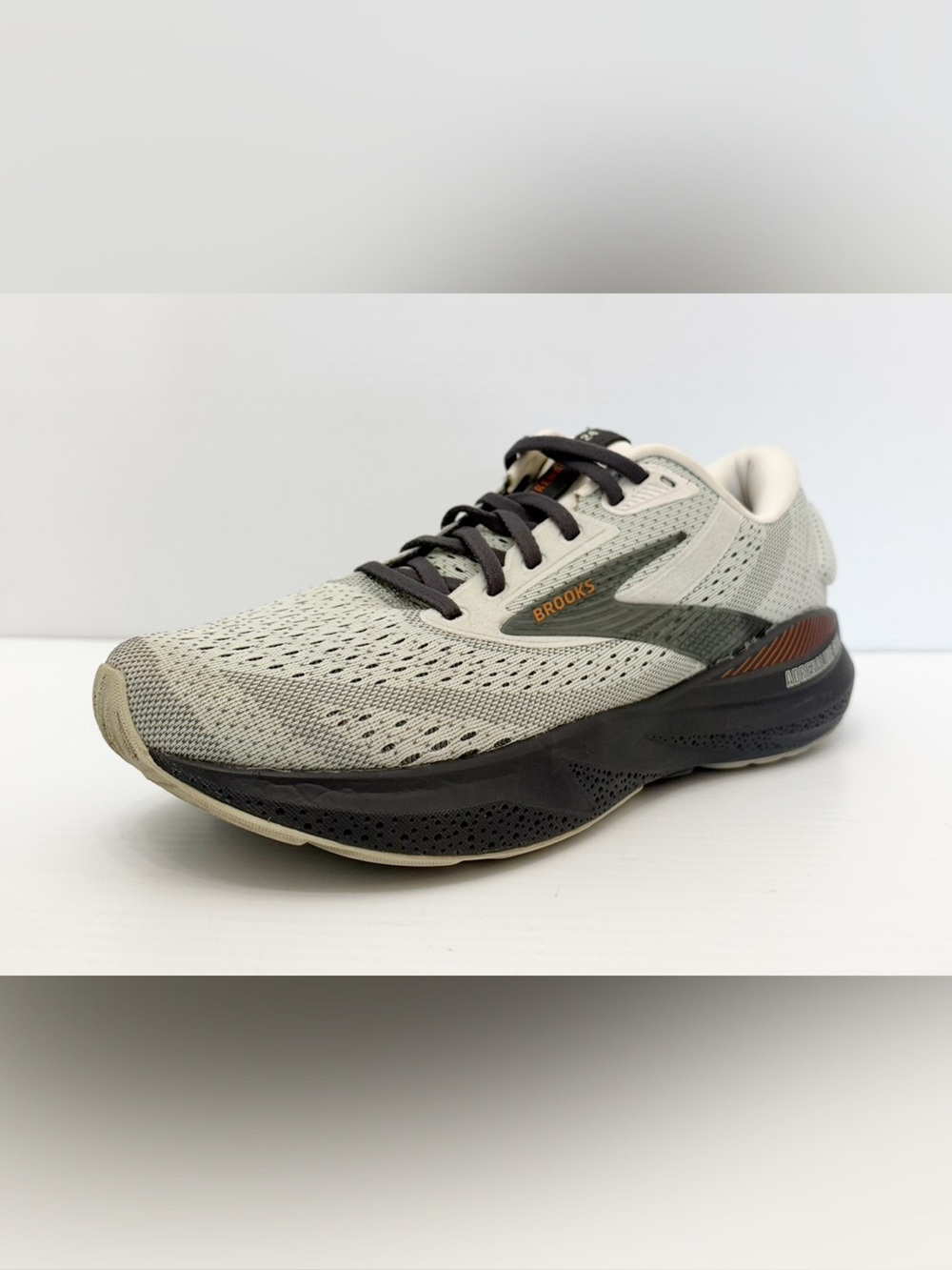 Brooks Adrenaline GTS 24 Women’s Size 9.5